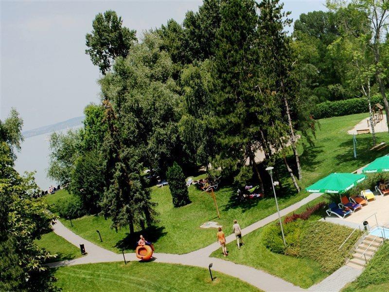 Azur Premium Hotel Siofok Ngoại thất bức ảnh