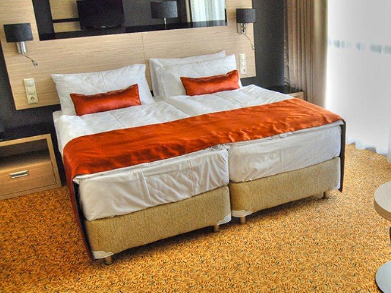Azur Premium Hotel Siofok Ngoại thất bức ảnh